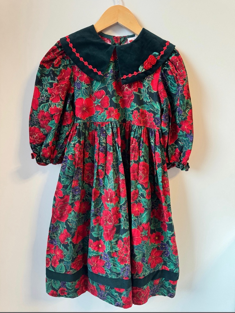 Vintage 90’s Winnie The Pooh Floral Holiday Dress in Red and Green 6X